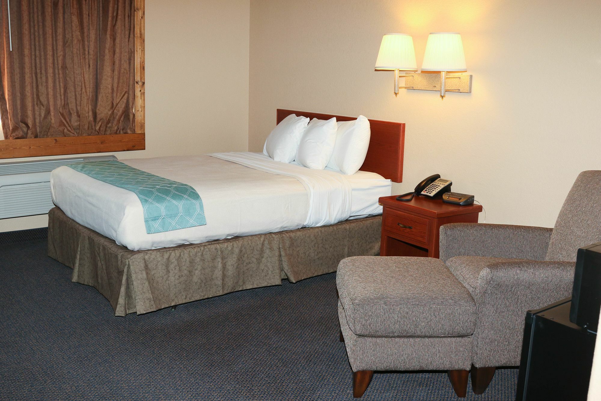 Travelodge By Wyndham Gillette Bagian luar foto